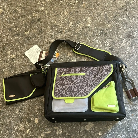 JJ Cole black/lime/gray pattern multi compartment adjustable strap diaper bag - Picture 1 of 13